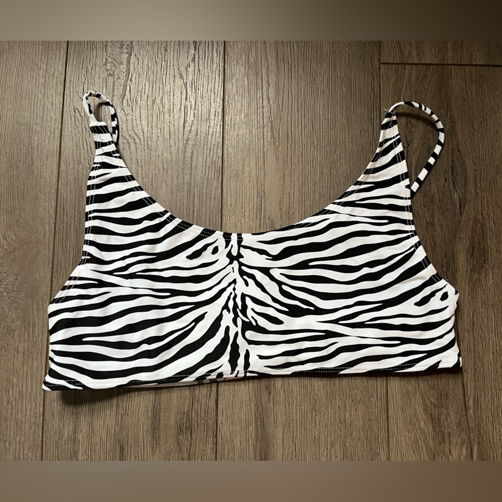 Fashion Nova Zebra Bikini Top - size XL